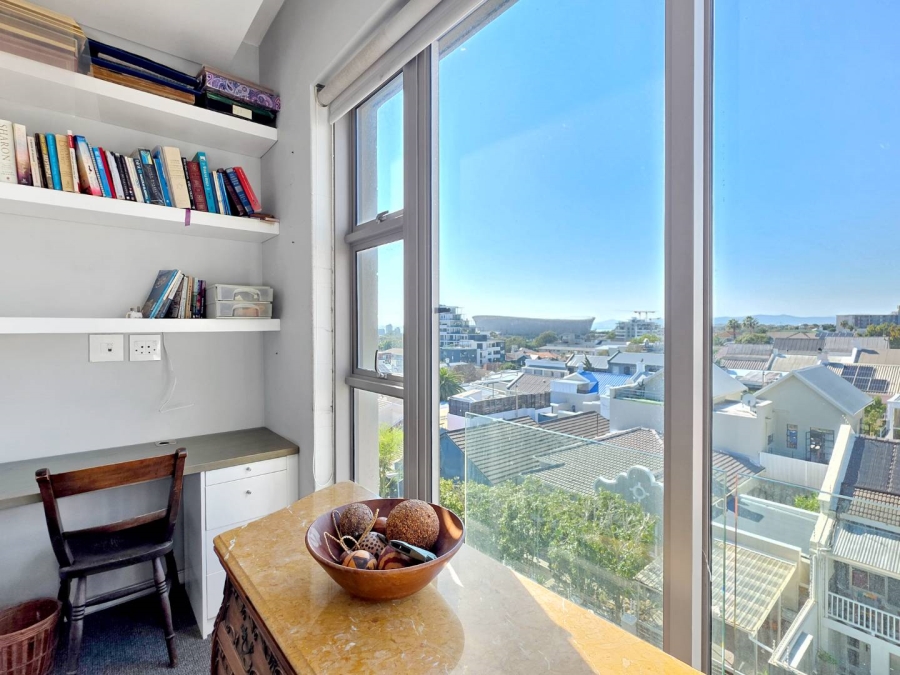 To Let 2 Bedroom Property for Rent in Green Point Western Cape